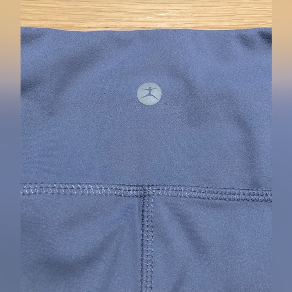 Ladies Danskin Capri Leggings - Size M - Picture 3 of 8